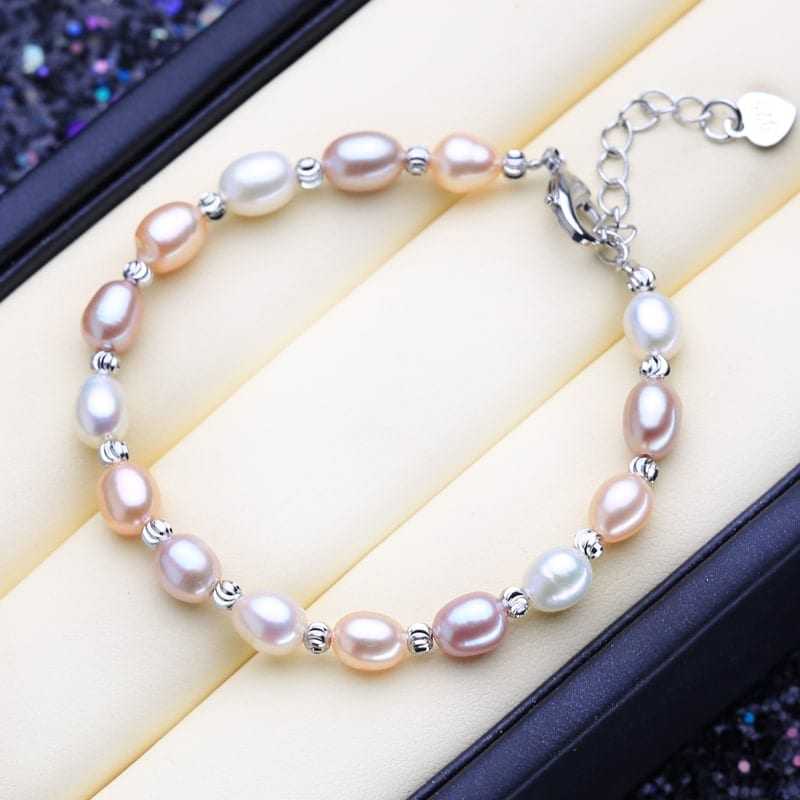Read more about the article Everything You Need To Know Of Amazing Pearl Jewellery